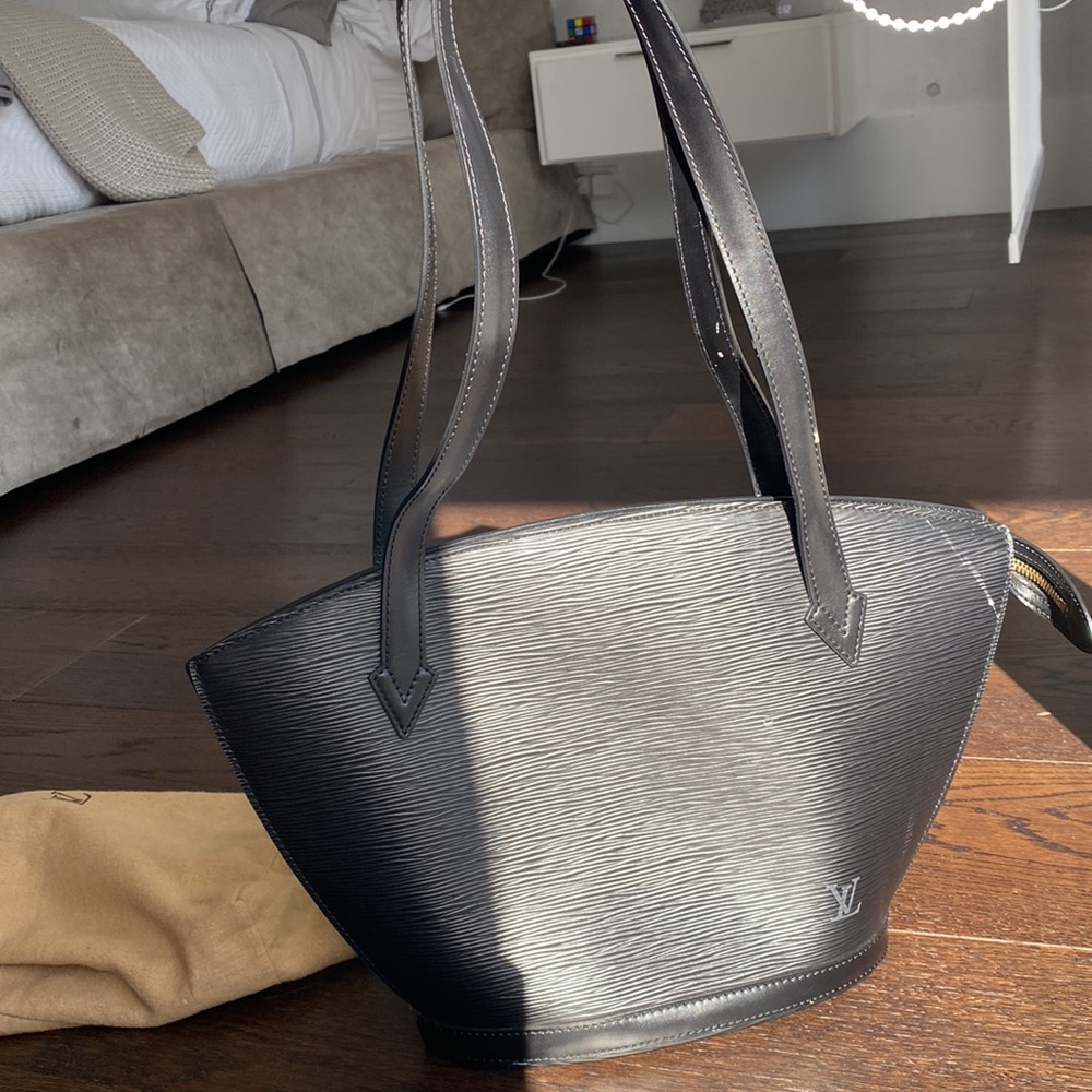 Authentic Louis Vuitton purse